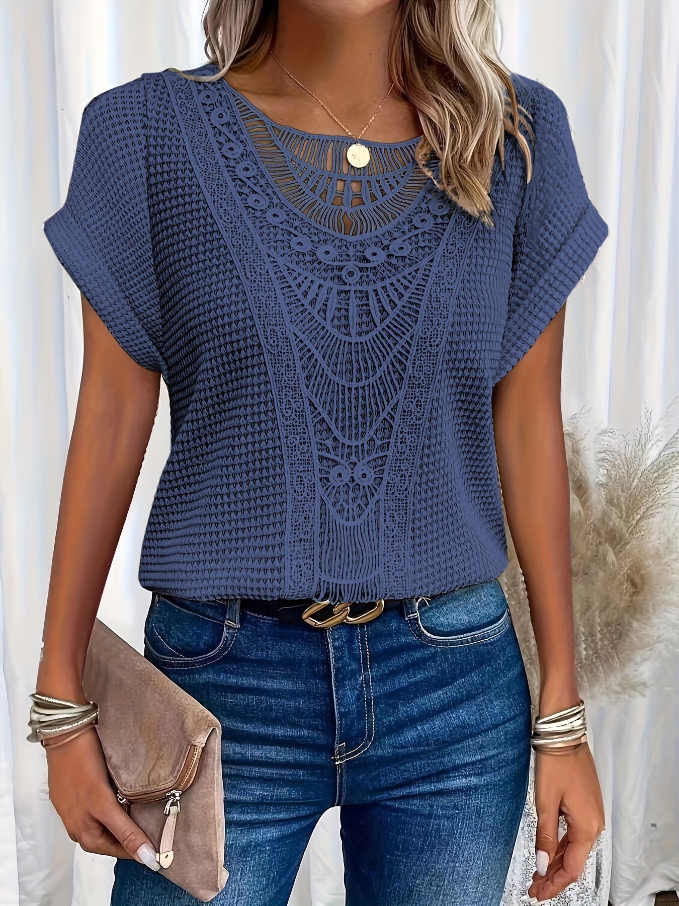 Leora™ - Top met Ronde Hals en Kantafwerking